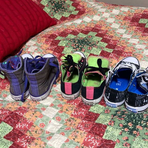 “Lot” of girls Converse size 1 sneakers. - Picture 2 of 2